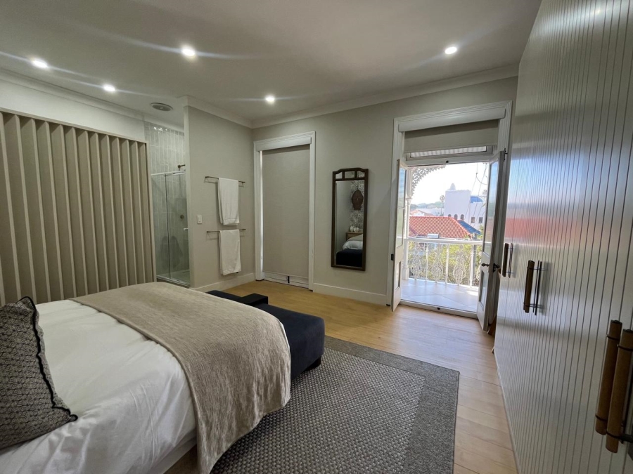 4 Bedroom Property for Sale in Oranjezicht Western Cape